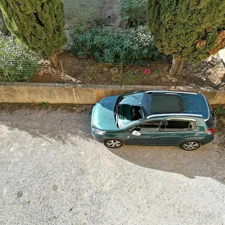Mezzanine Proche Avec Terrasse Et Parking - - Fr-1-610-45